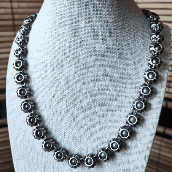 Stella and Dot Pewter Tone Silver Reproduction Faceted Crystal Clear Necklace - Picture 3 of 14